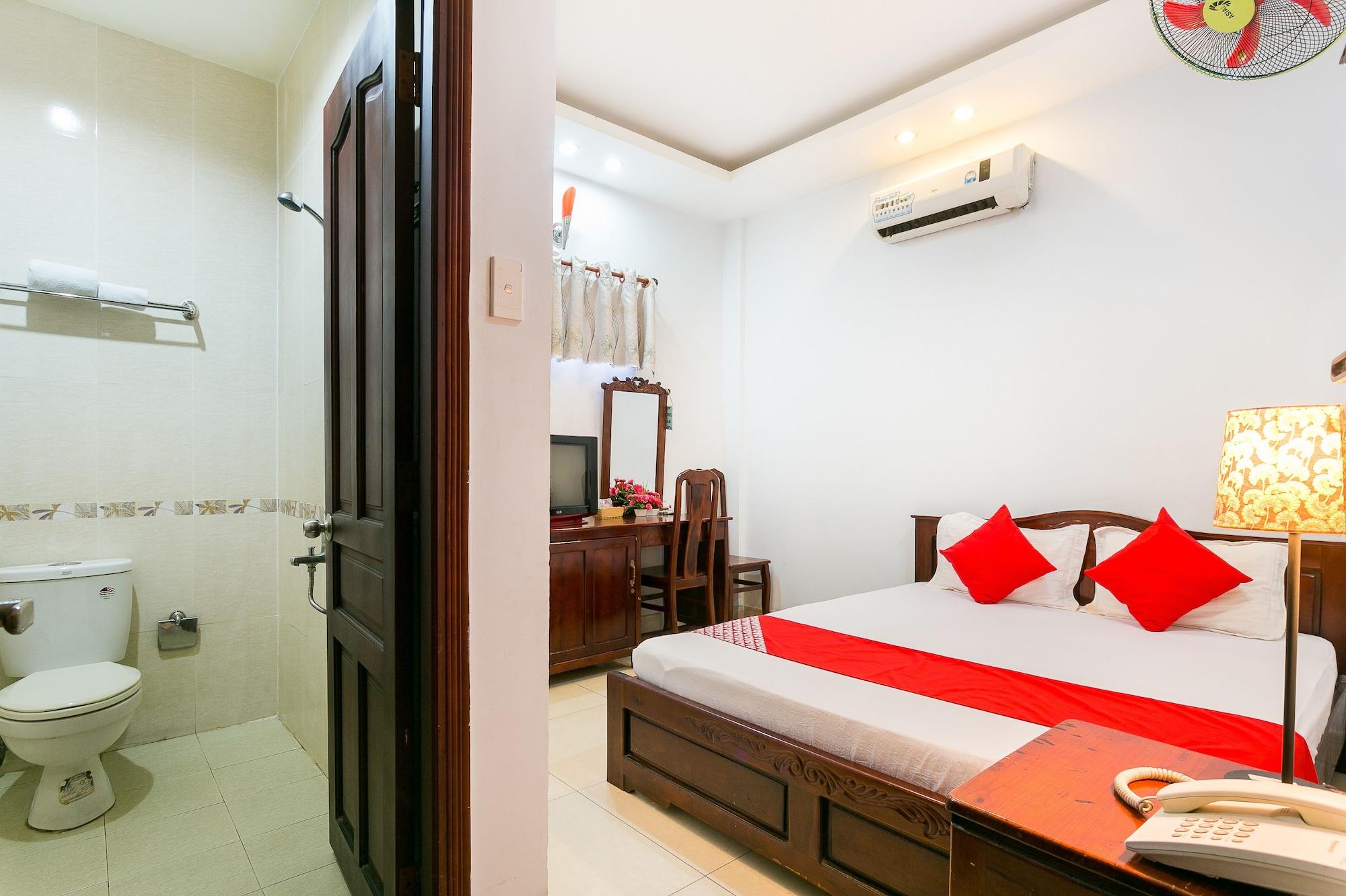 Oyo 130 Tuan Long Hotel مدينة هوشي منه المظهر الخارجي الصورة