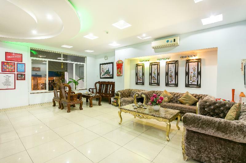 Oyo 130 Tuan Long Hotel مدينة هوشي منه المظهر الخارجي الصورة